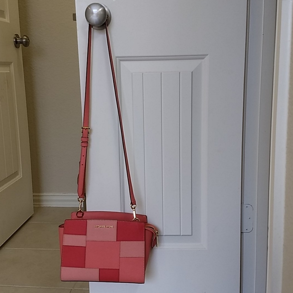 Michael kors crossbody bag